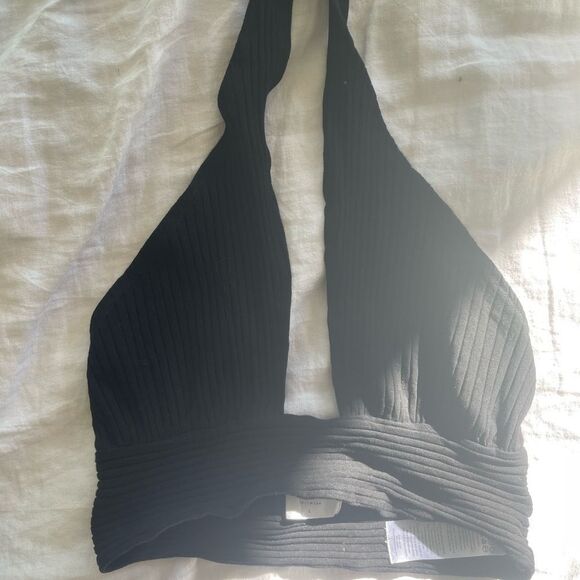 Callahan Black Halter Crop Top - Picture 5 of 5